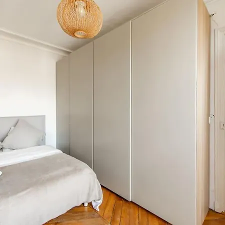 Le Voltaire Apartment *